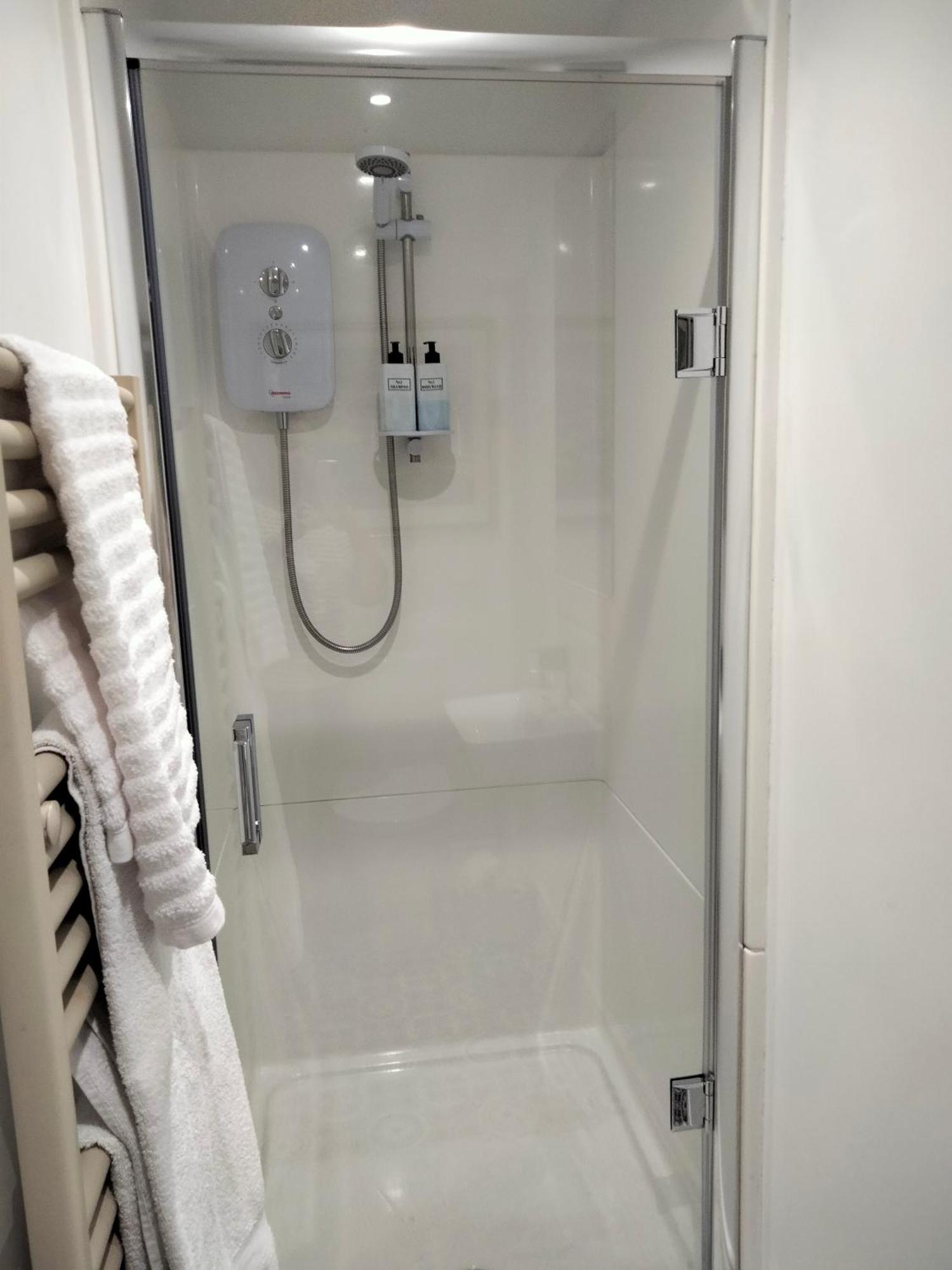 Mervue Apartment, 4 Causeway View, *